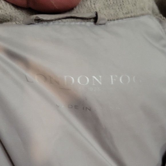 Light Gray Puffer Jacket - Picture 3 of 3